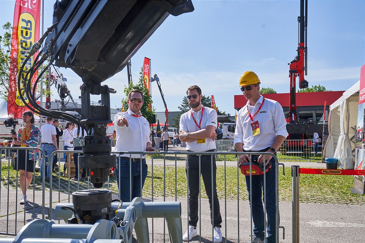 Palfinger_ 90 Jahre gemeinsam erfolgreich 1200x800.jpg