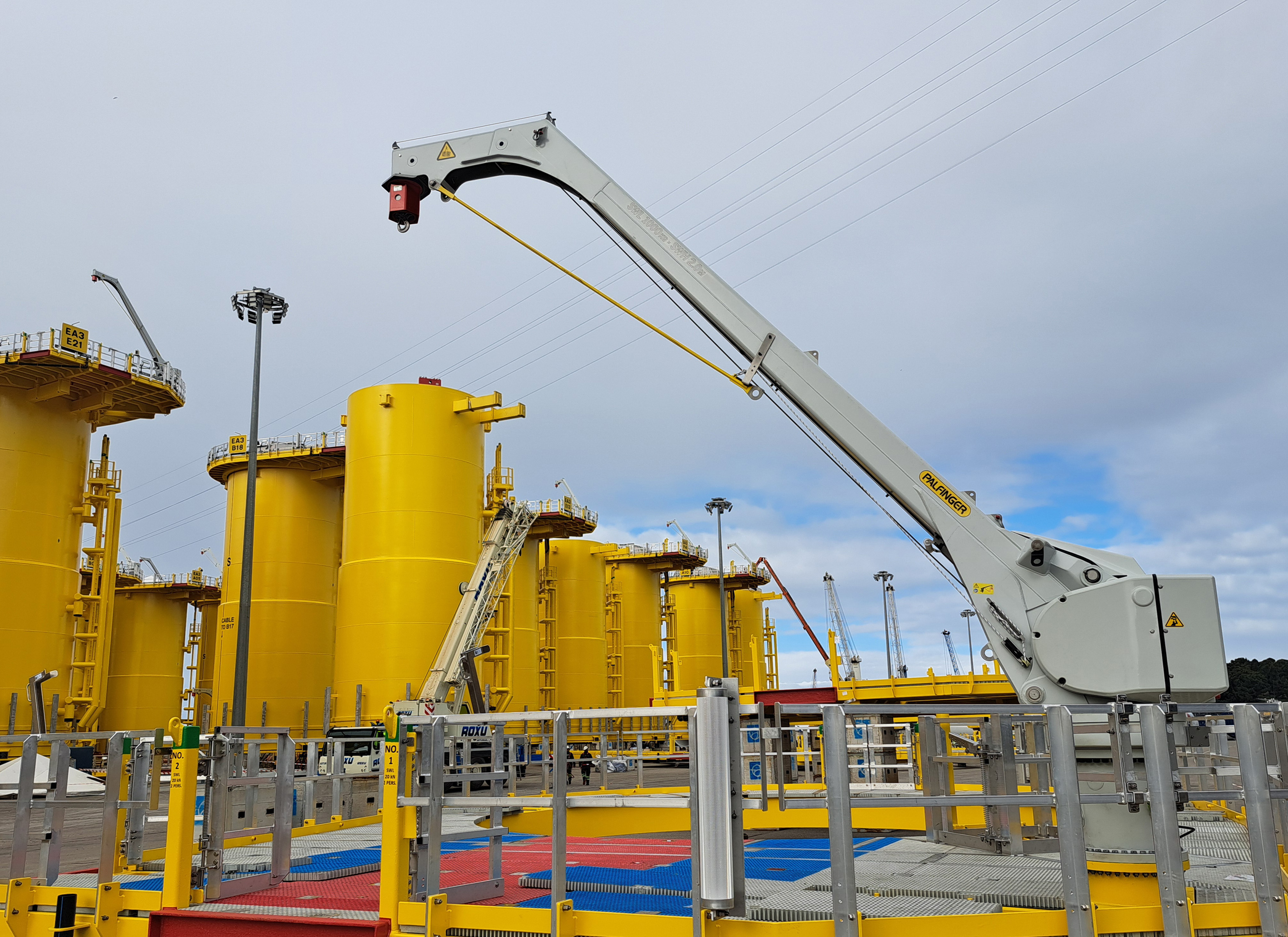 palfinger_marine_platform_crane_pf-crane_main_image.jpg