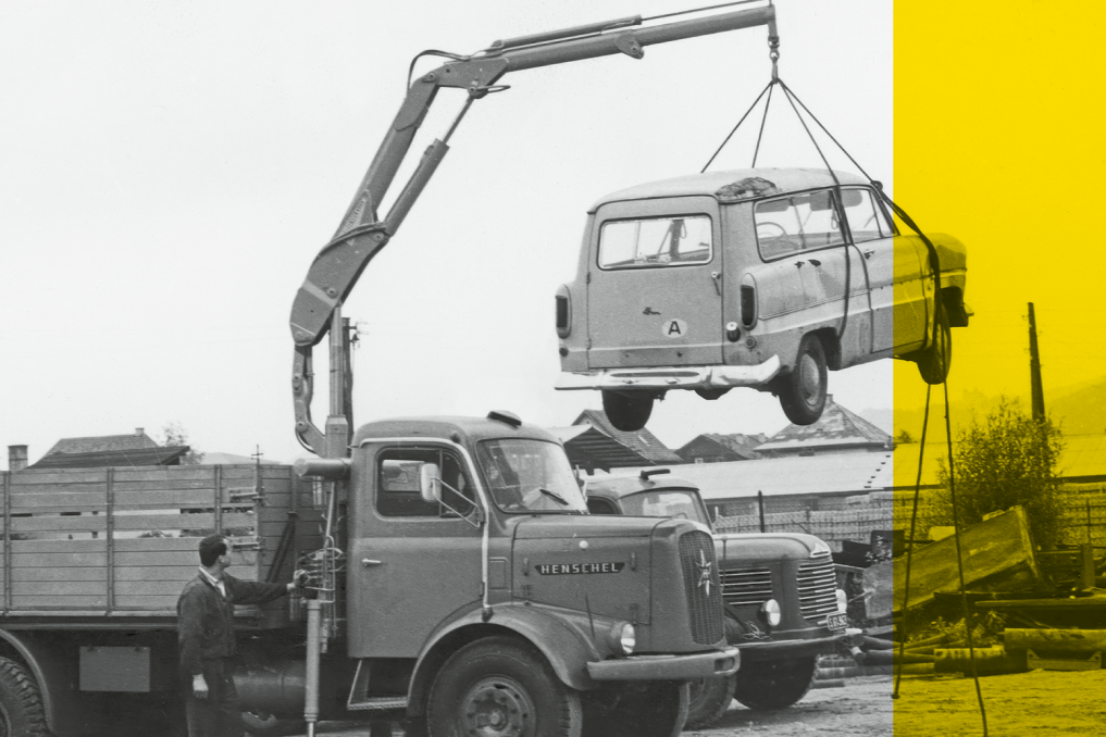 Historical image of the first PALFINGER truck mounted loader crane