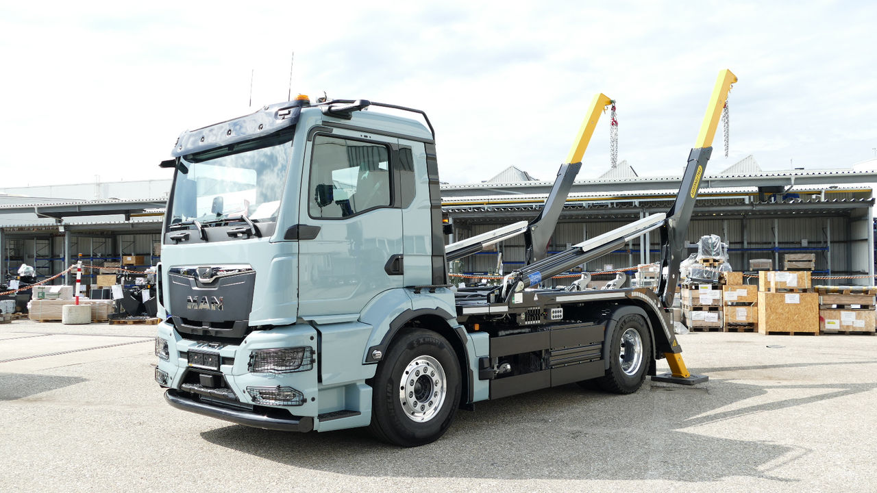 Factory Installation Hookloader