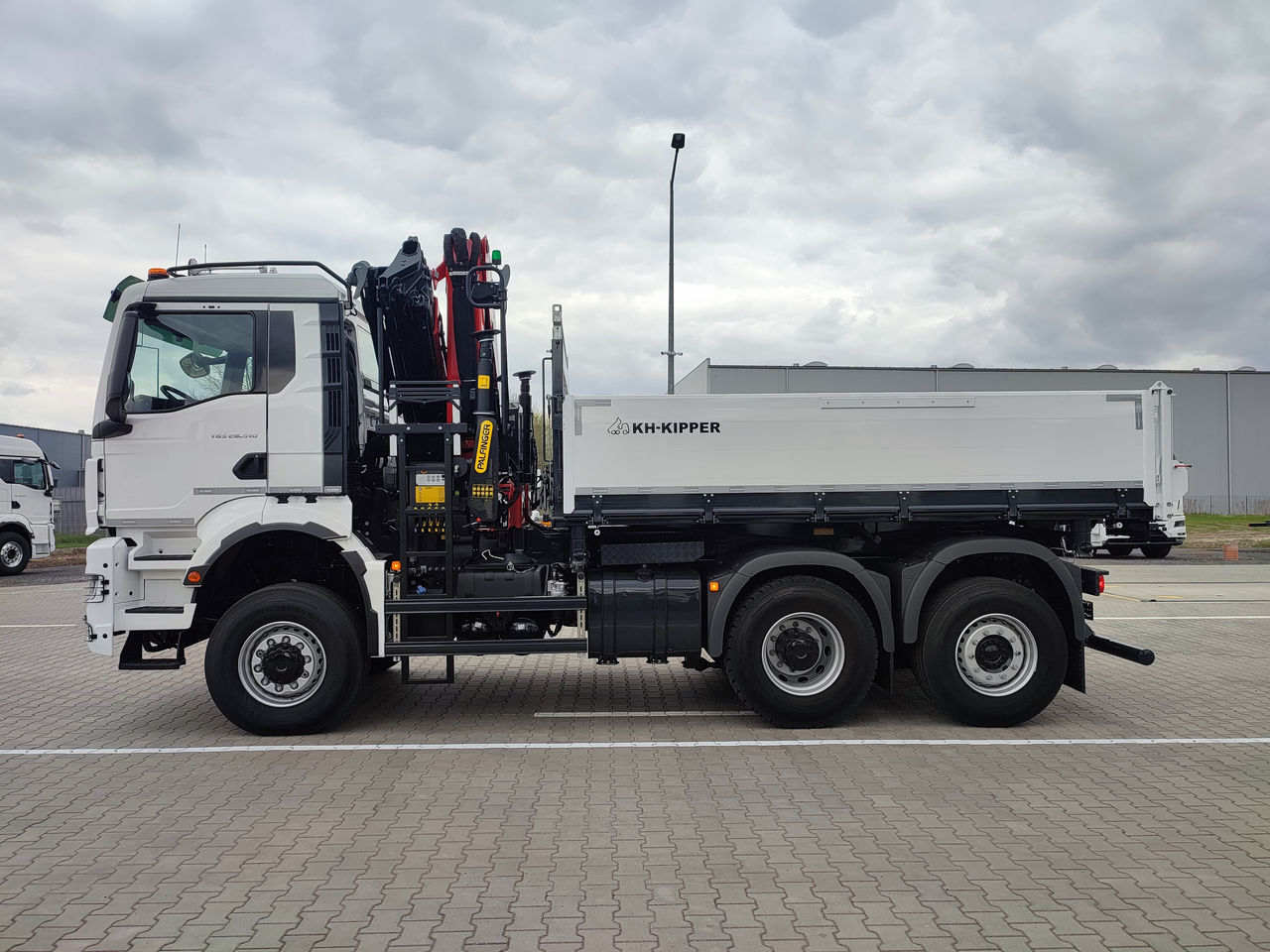 Factory installation crane tipper