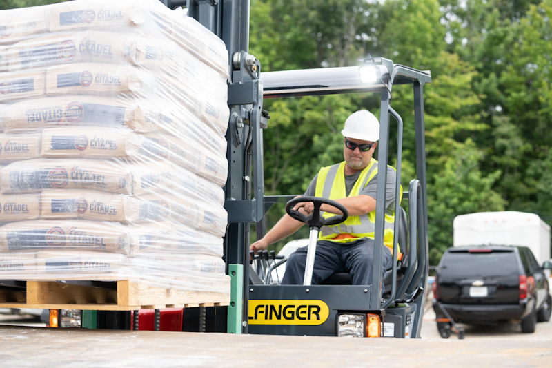 truck-mounted forklift