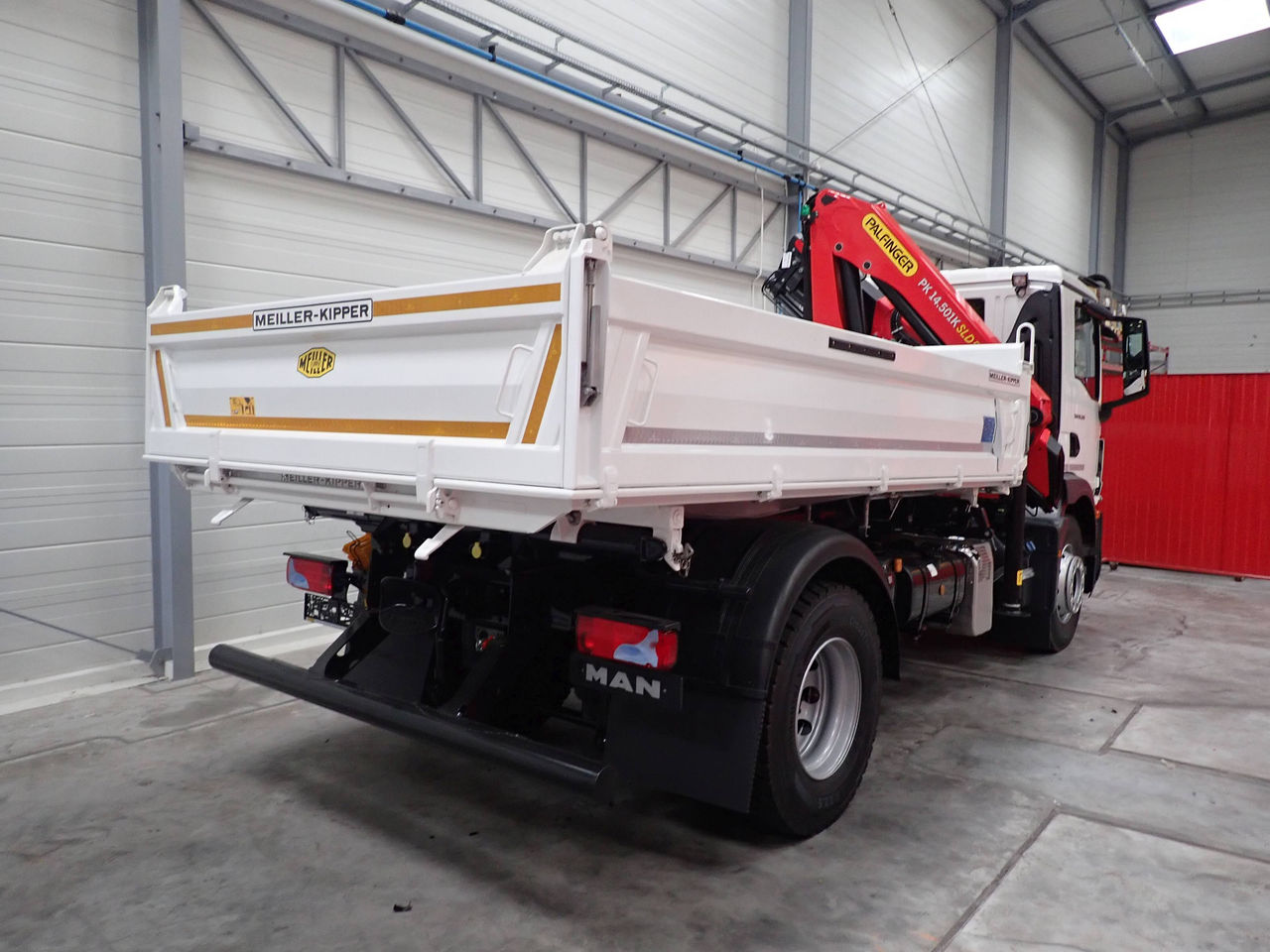 Factory installation crane tipper